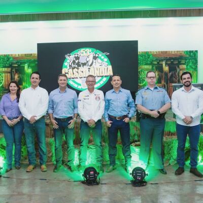 Imagem da notícia Presidente da Câmara é homenageado na 53ª Festa do Peão de Cassilândia por apoio à cultura e desenvolvimento local